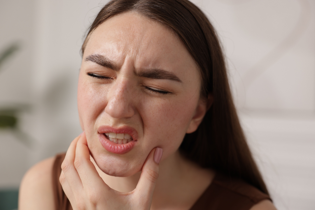 denti che si muovono da adulti